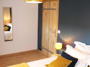 Maisons de vacances Gite de charme avec piscine couverte, ideal pour 10 pers., PMR, proche Puy du Fou, grand jardin, loisirs - FR-1-426-428 : photos des chambres