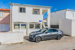 Apartments by the sea Vir - 24608