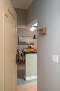 "Praia, Mar e Clima Ameno em um apartamento novo"