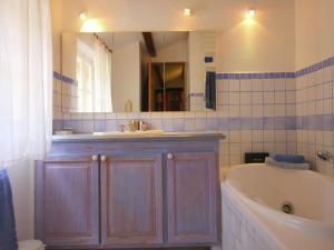 Maisons de vacances Mansion in Var with Private Pool : photos des chambres