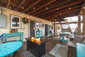 Steps to Ocean Sunset Views Beach Access & San Diego Charm