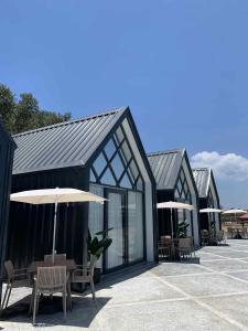 Yanis Resort
