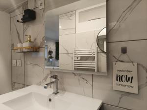 Appartements Escale secrete Montargis Jacuzzi Terrasse Parking gratuit : photos des chambres