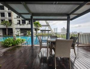 Meridin Sovo Couple Cozy Retreat Netflix BySTAY