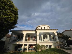 Maisons de vacances Villa familiale en bord de mer avec 6 chambres, WiFi, animaux admis, proche Saint-Brevin-l'Ocean - FR-1-364-170 : photos des chambres