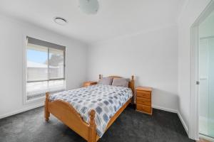 Basin Escape - short walk to the waters edge.