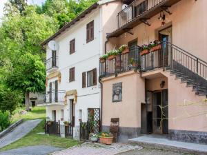 Holiday Home in Liguria near Barbottina Forest