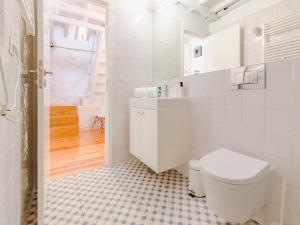 Stylish Porto studio with city views