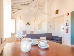 Stylish Porto studio with city views