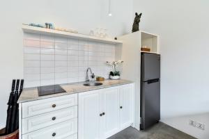 Perfect For Couples And Solo Travellers