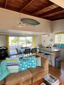 GIVE305A - Modern Funky Bach - Ubytování bez kategorie ve městě Whangamata