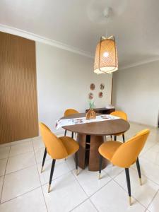 Apartamento acogedor con estilo y piscina