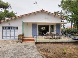 Maisons de vacances Maison 3 chambres, 150 m de la plage, 4/6 pers, WI-FI, terrasse, parking, proche commerces, La Tranche sur Mer - FR-1-357-23 : photos des chambres