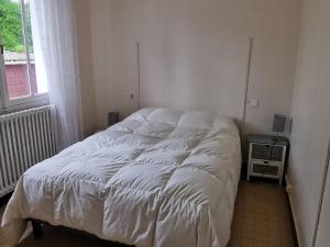 Maisons de vacances Maison 3 chambres, 150 m de la plage, 4/6 pers, WI-FI, terrasse, parking, proche commerces, La Tranche sur Mer - FR-1-357-23 : photos des chambres