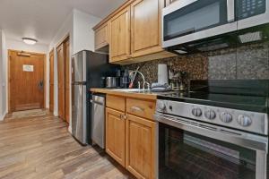 Tyra Riverbend Suite 104