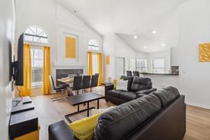 53 Private Pool House NearFamous Attractions!!!