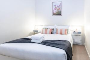 Skyline Serenity 1 Bedroom with Pool Spa Gym