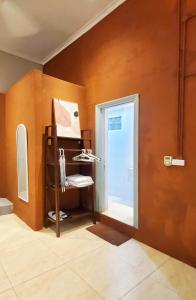 Terra House in Old Quarter - Church - Night Market