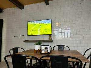 Centrally located and spacious residence for up to 30 people!