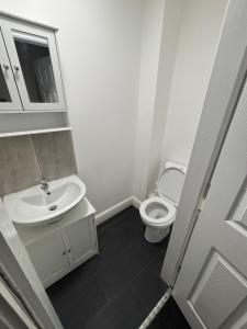 Private Minimalist 2 Bedroom Apartment