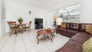 OP7652 Windsor Hills 3 Bedroom Private Pool Townhome