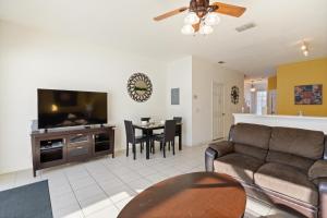 OP7678 Windsor Hills 3 Bedroom Private Pool Townhome