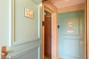 Appartements La Baie des Voiles, FEET IN THE CRYSTAL WATERS, 9 Apts from studio to Duplex by LLA SELECTIONS : photos des chambres