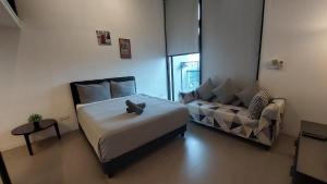 IHomes33 EST Bangsar KL Sentral LRT 2-4 Pax, IH01