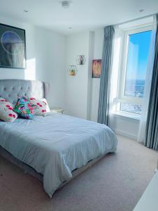 Luxury 1-Bedroom Apt with Stunning London Views