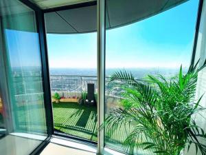 Luxury 1-Bedroom Apt with Stunning London Views