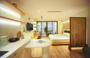 Vincent Home in West Lake, Luxury Apartment