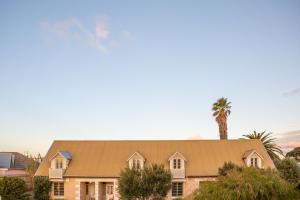 Splash by the Sea - Waterfront Accommodation