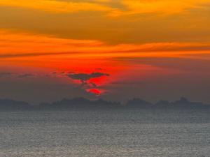 Rare 5BR Oasis - 30m to Sea