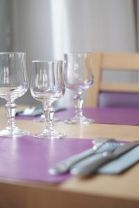 Hotels Logis Hotel du Commerce : photos des chambres