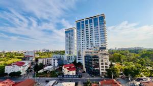 Premium Urban Stay - Light Filled 1BR with Balcony