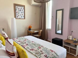 Hotels Hotel Eden - La Baigneuse : photos des chambres