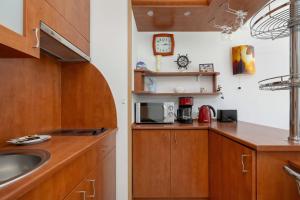 Bielik Apartment with Balcony by the Sea Międzyzdroje by Noclegi Renters