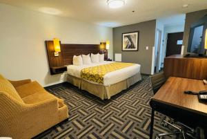 King Room - Non-Smoking room in Baymont by Wyndham Chicago/Calumet City