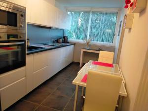 Cigalou sous les pins