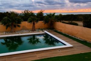 Paliochora Beachfront Escape, Milolithos Pool Retreats