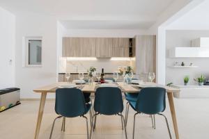 Fl 4 Mellieha 3BED with views! by Homely