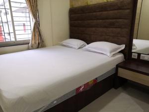 Roy and Roy Guest House