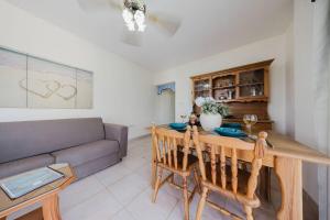 Seafront Apartment with Stunning Views of Għadira