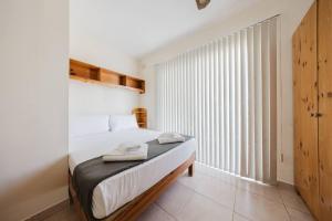 Seafront Apartment with Stunning Views of Għadira