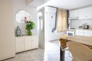 Mitro Seaview Apartments