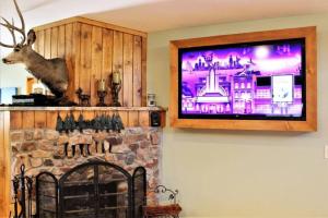 Fire Pit & Steps to Village- Village Hideaway