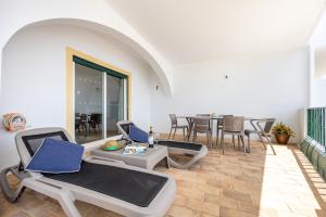 CoolHouses Algarve Luz , 2 Bed apartment w sea view, Blue Ocean View (4972AL)