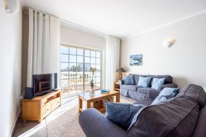 CoolHouses Algarve Luz, 1 bed penthouse flat w sea views. Fiji 11