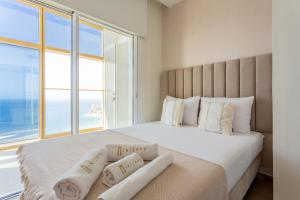 Intempo by Holuxe - 375 - 37th floor