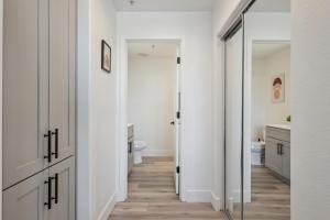 CozySuites Glendale - Westgate w pool 15